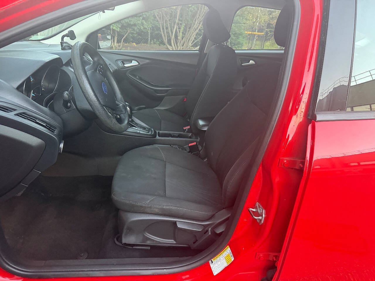 Used 2017 Ford Focus SE FWD image 8
