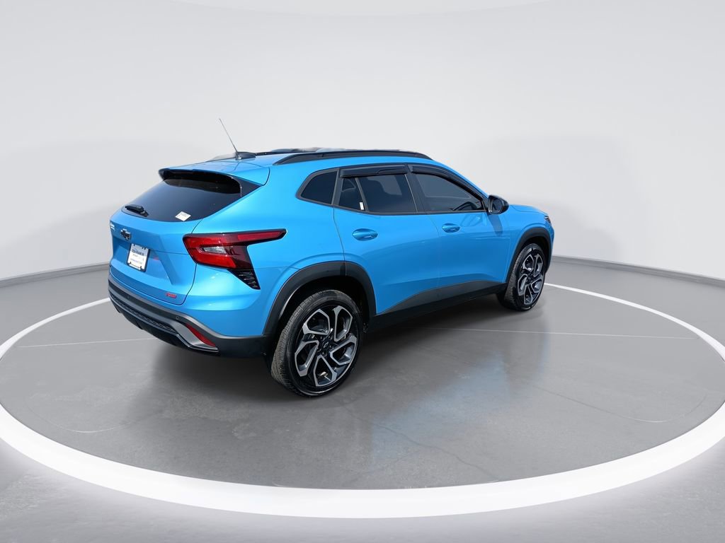 Used 2025 Chevrolet Trax RS w/ Sunroof Package FWD image 8