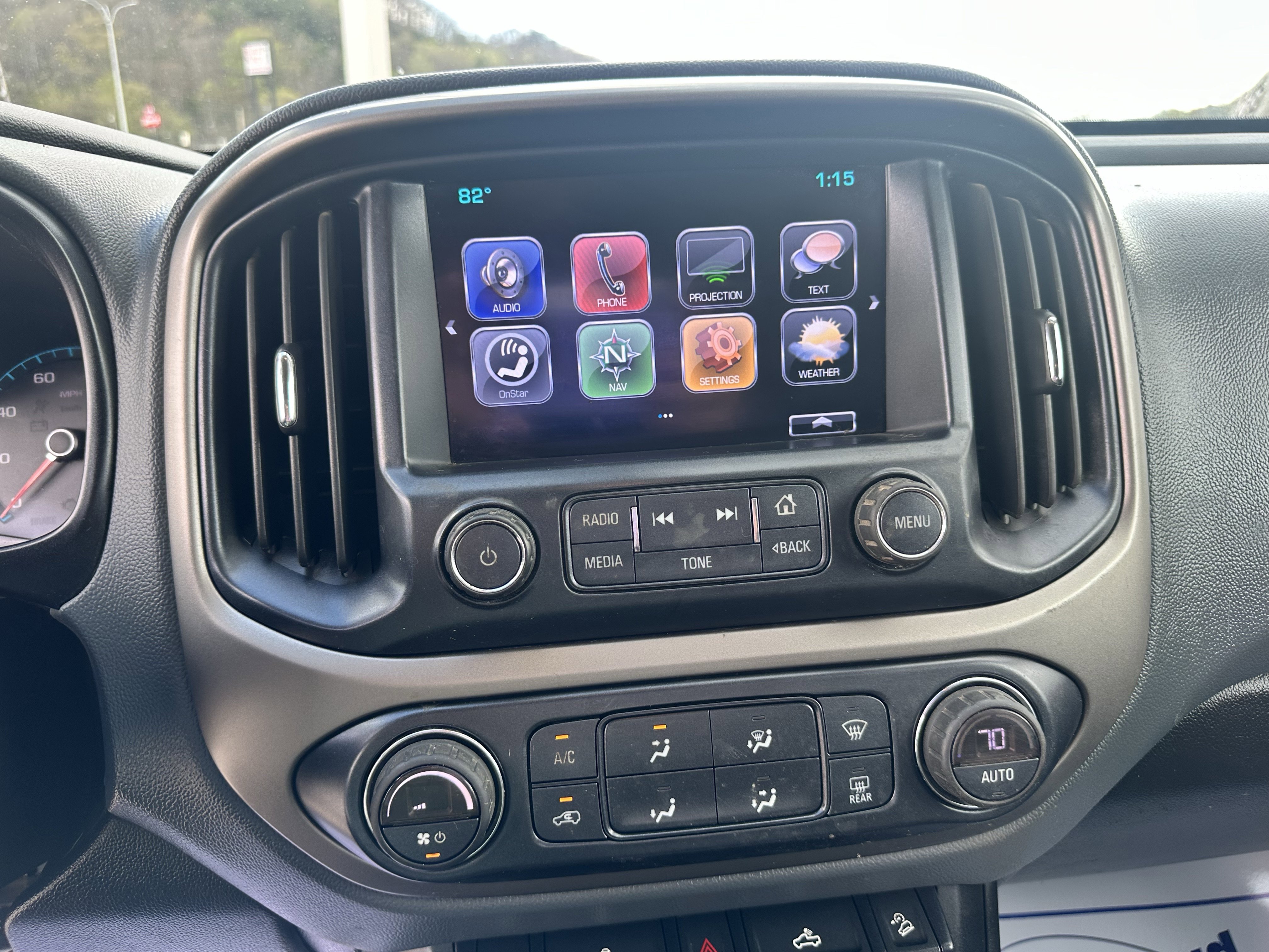 Used 2017 Chevrolet Colorado Z71 image 12