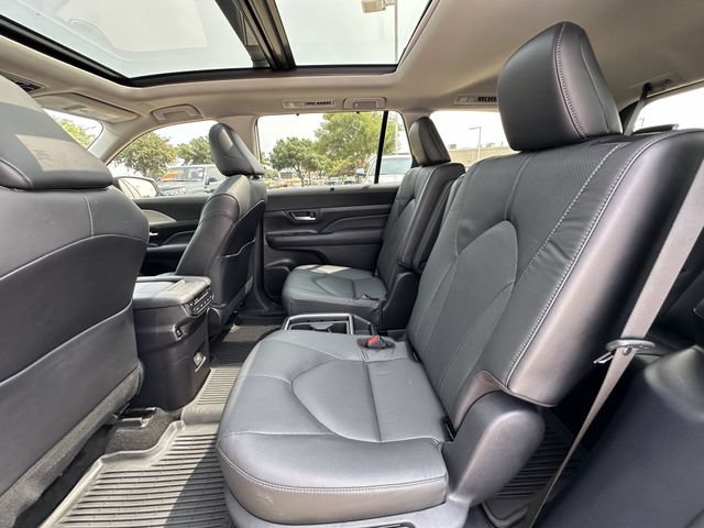 Used 2024 Toyota Grand Highlander AWD image 29