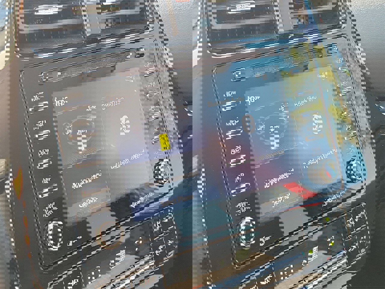 Used 2022 Toyota Prius Prime LE image 23