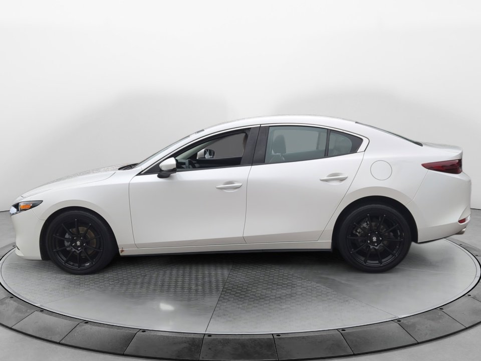 Used 2019 MAZDA MAZDA3 Sedan w/ Select Package image 4