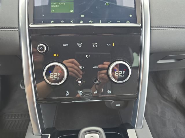 Used 2020 Land Rover Discovery Sport SE image 27