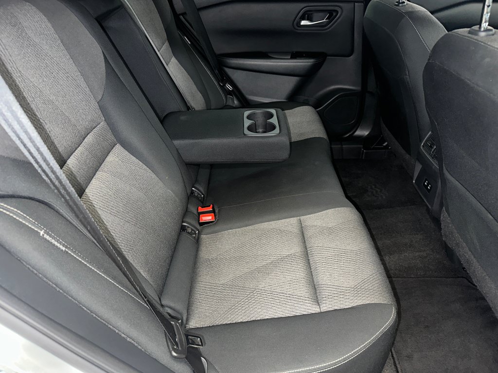 Used 2024 Nissan Rogue SV AWD/4WD image 29