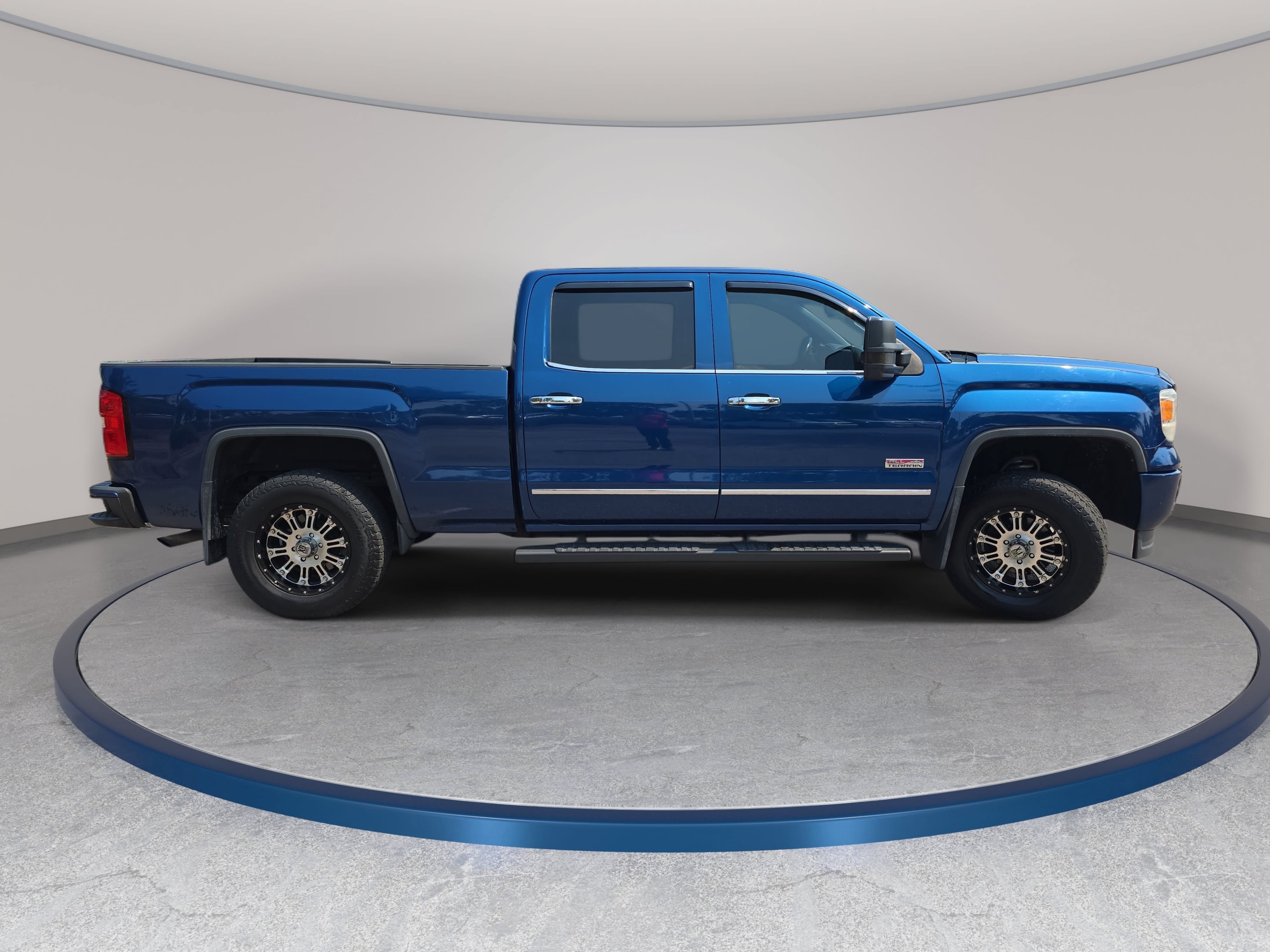 Used 2015 GMC Sierra 1500 SLT w/ All-Terrain Package AWD/4WD image 4