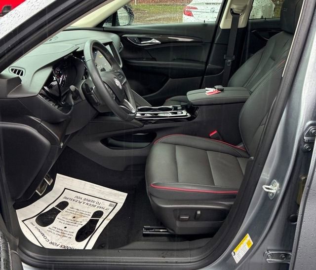 Used 2022 Buick Envision Essence w/ Sport Touring Package image 6
