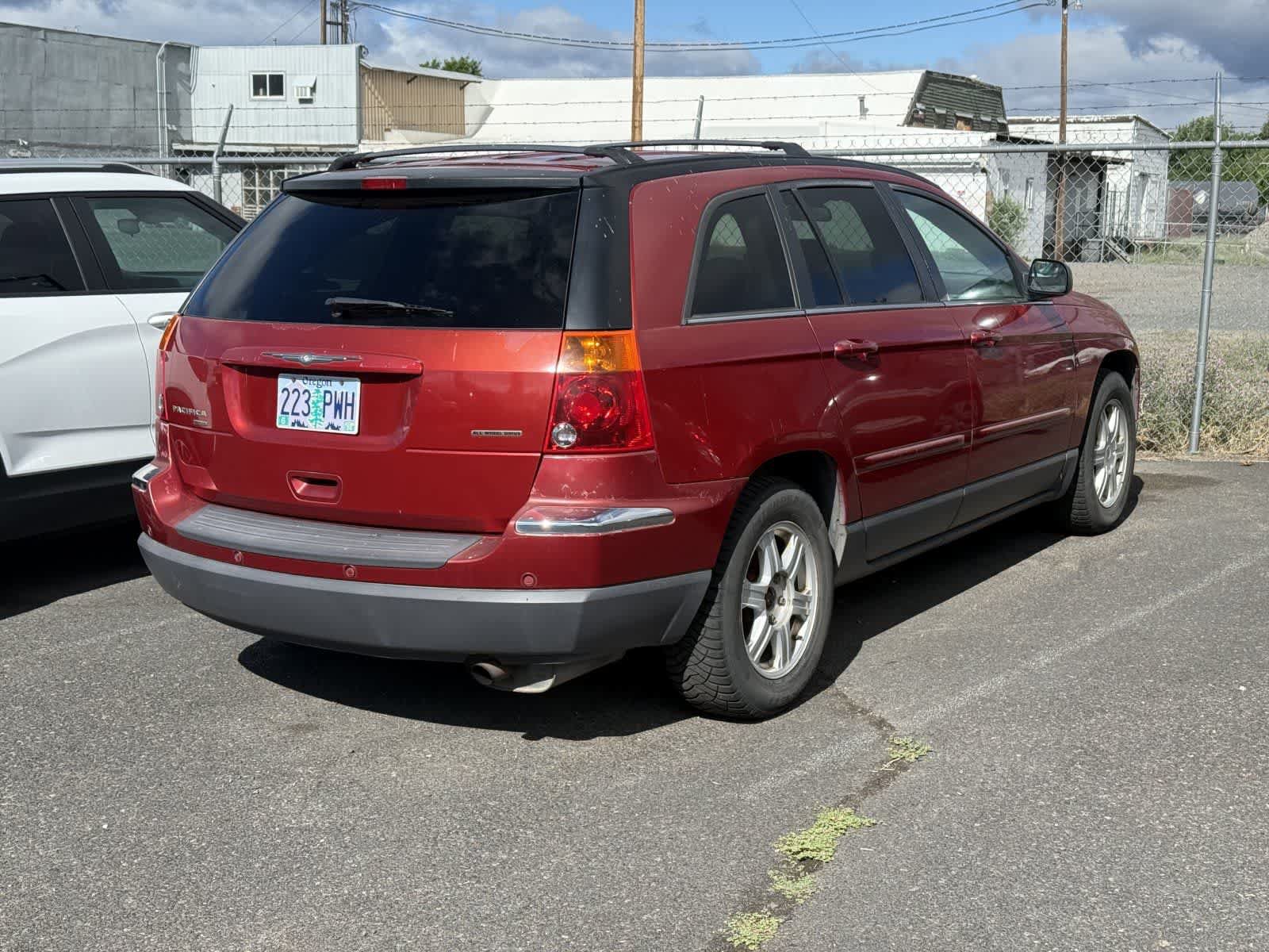 Used 2005 Chrysler Pacifica Touring w/ Heated Seat Group AWD/4WD image 3