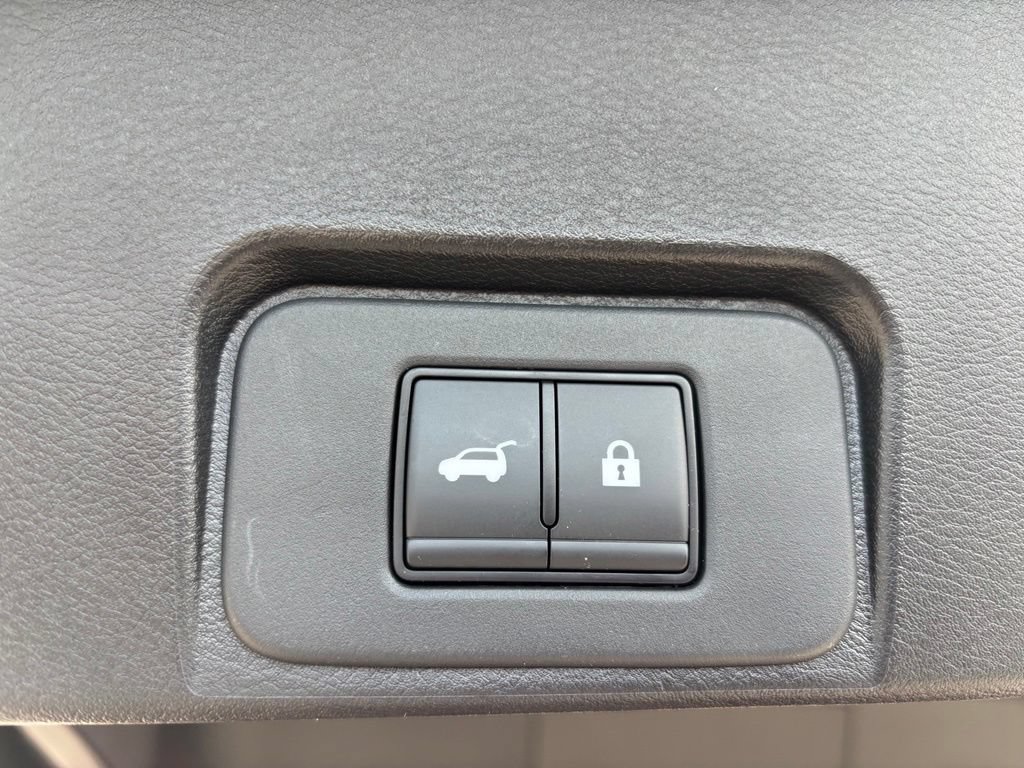 Certified 2026 Nissan Rogue SV AWD/4WD image 7