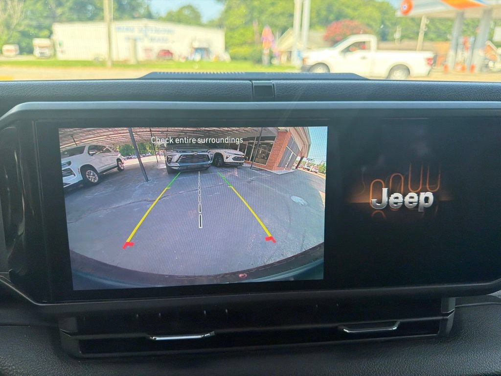 Used 2025 Jeep Wrangler Sport AWD/4WD image 15