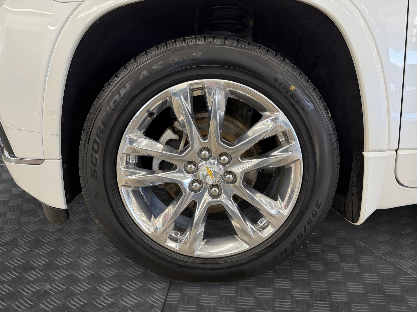 Used 2020 Chevrolet Traverse High Country w/ LPO, Floor Liner Package AWD/4WD image 35