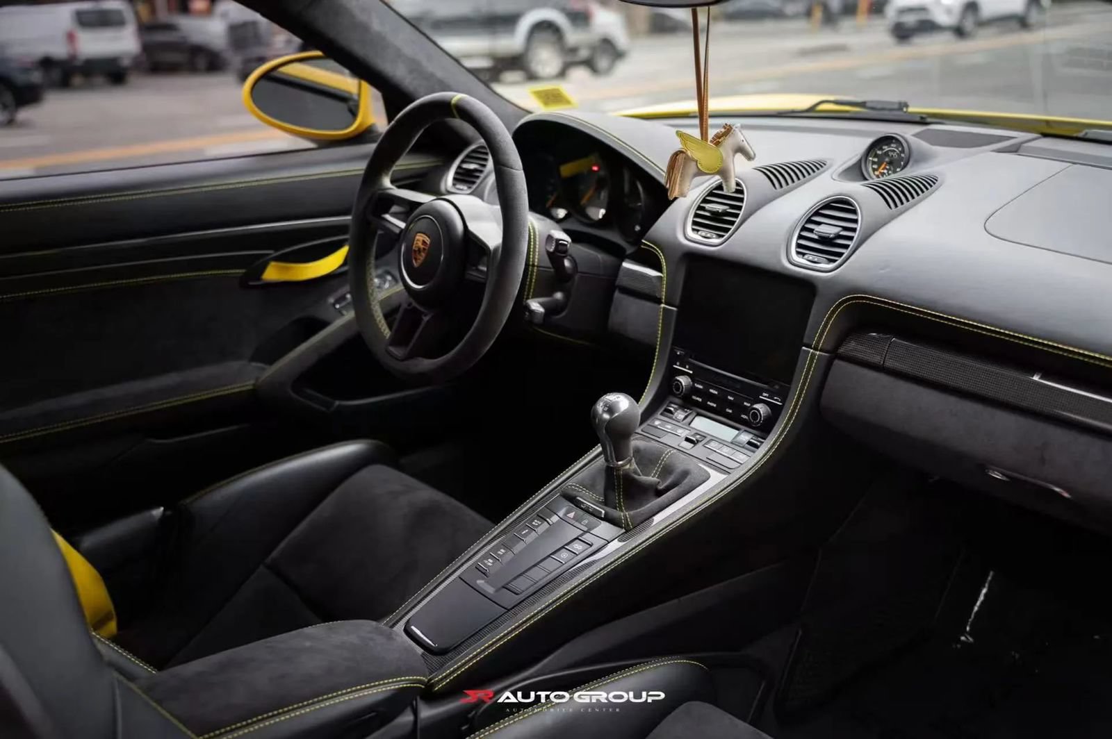 Used 2020 Porsche 718 Cayman GT4 RWD image 15