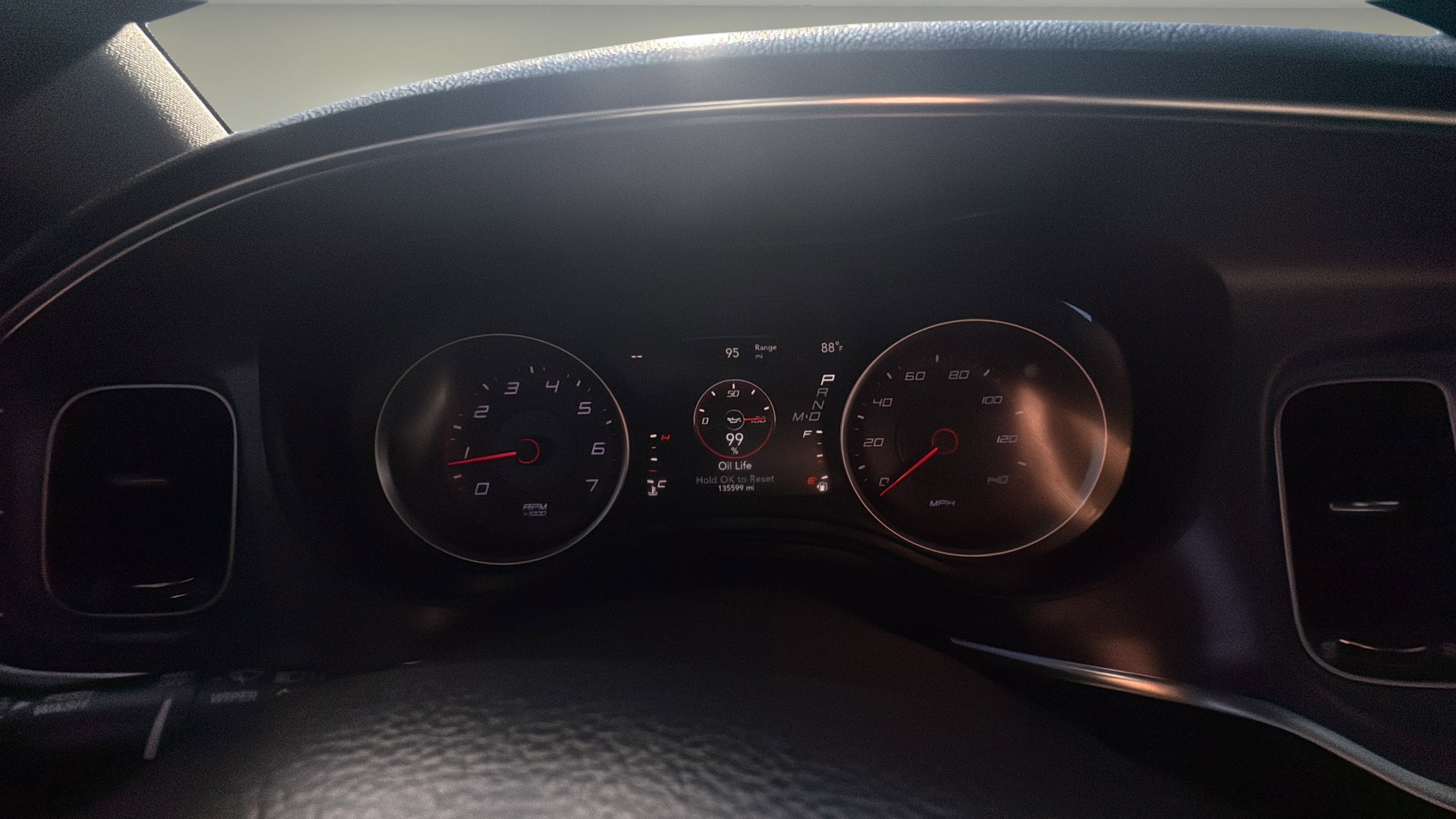 Used 2016 Dodge Charger SE RWD image 9