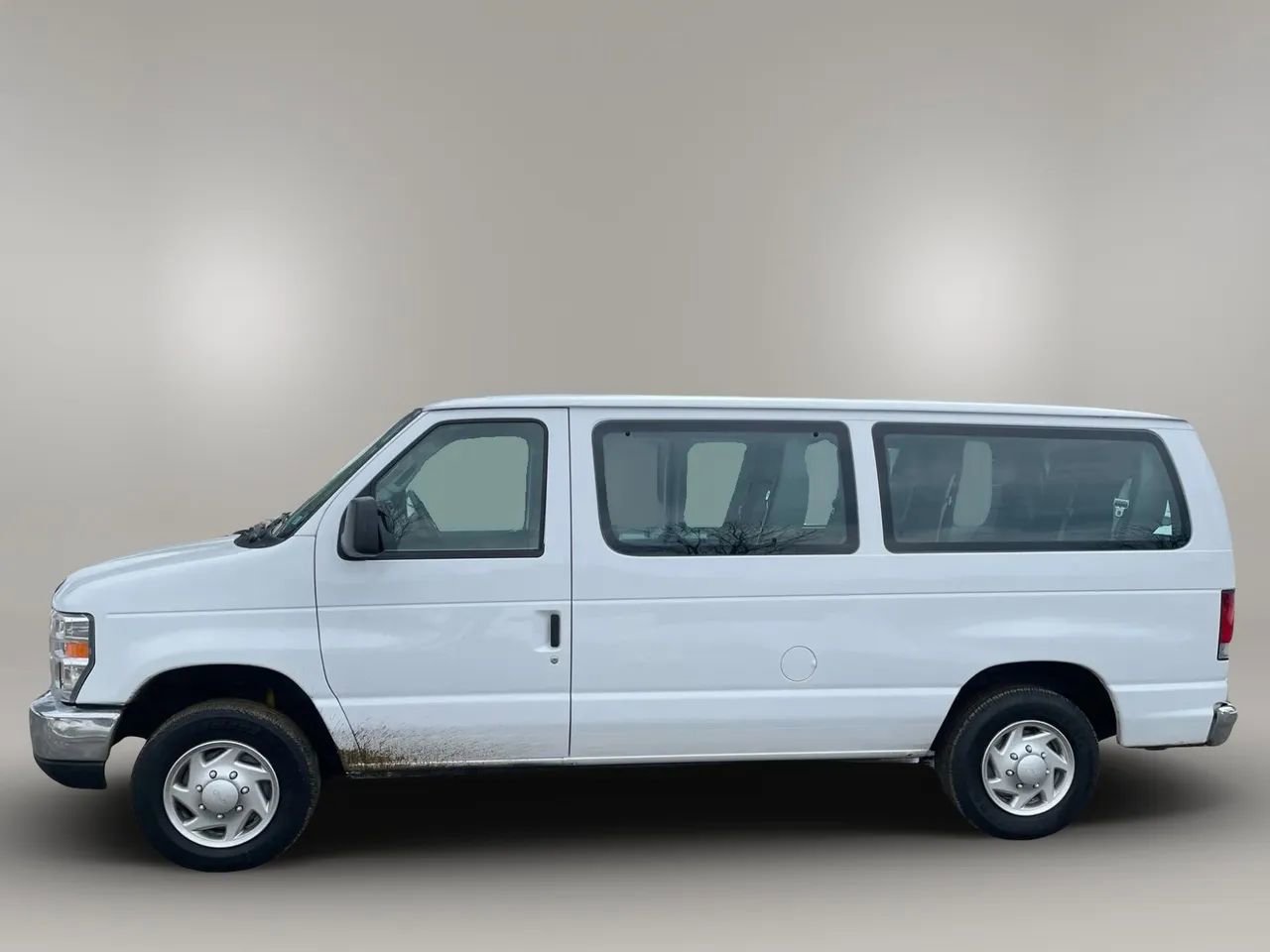 Used 2014 Ford E-150 and Econoline 150 w/ Power Group image 4