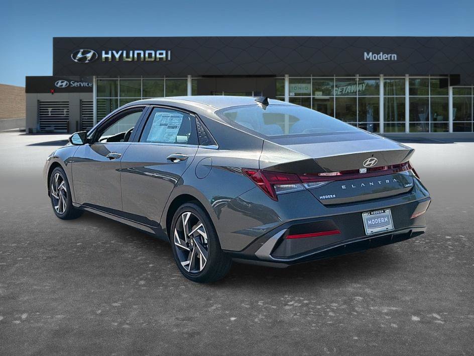 New 2026 Hyundai Elantra Limited FWD image 4