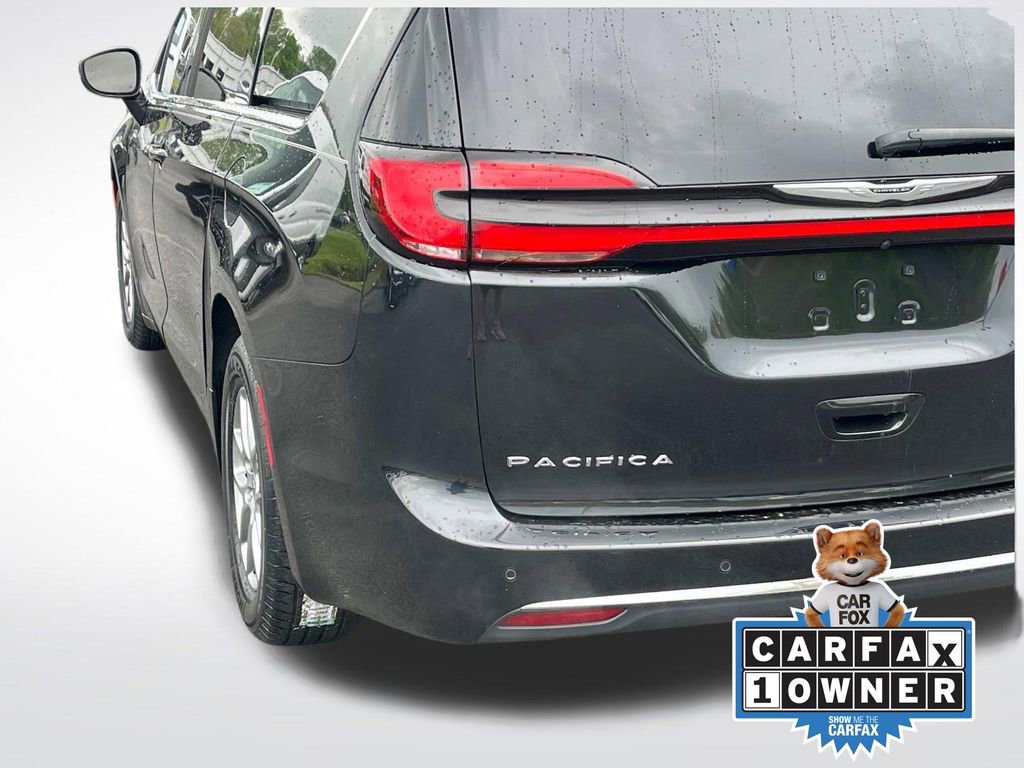 Used 2021 Chrysler Pacifica Touring image 5