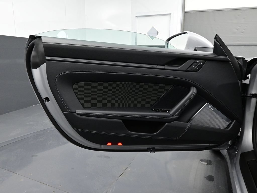 Certified 2026 Porsche 911 Carrera GTS RWD image 8