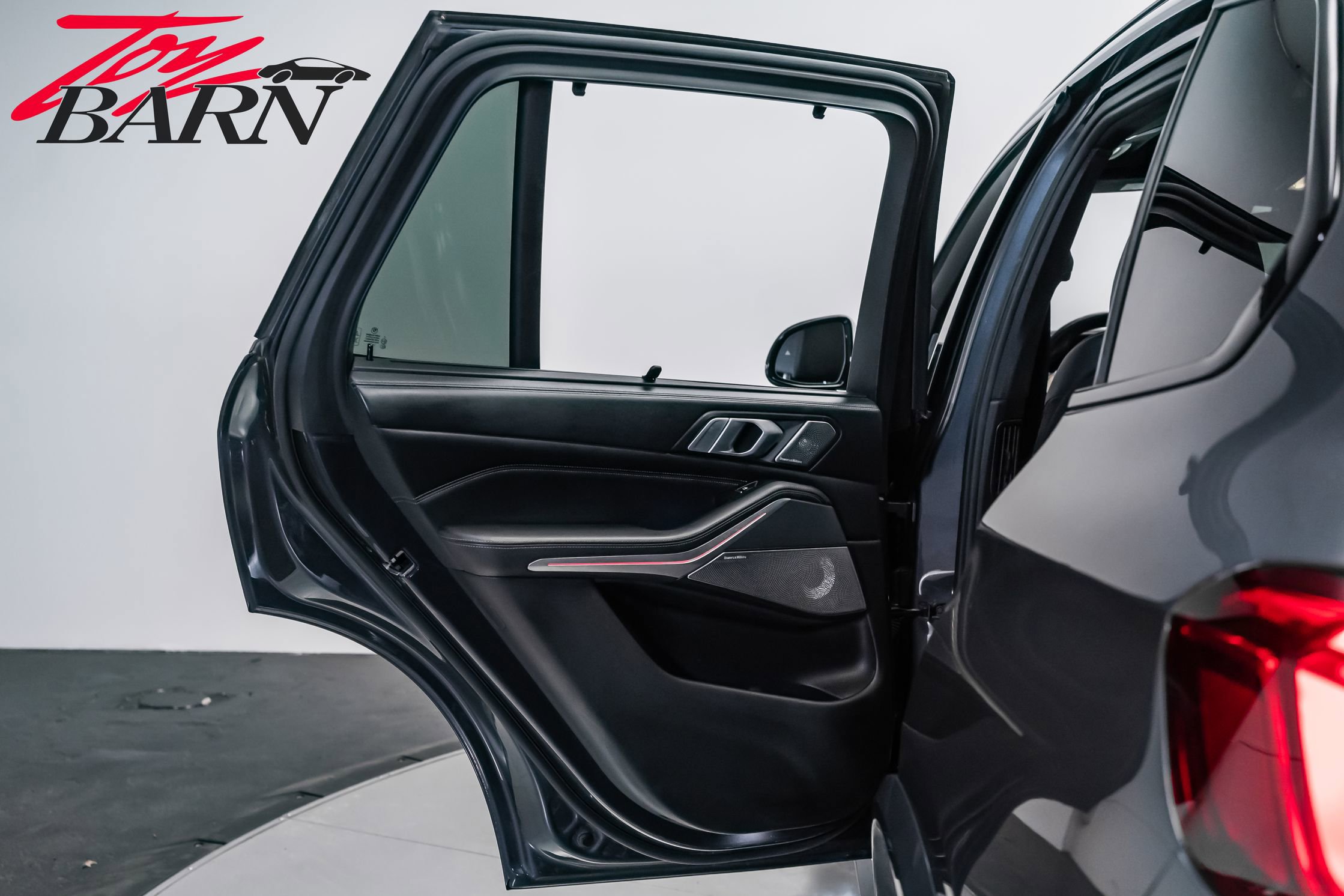 Used 2019 BMW X5 xDrive50i w/ M Sport Package image 47