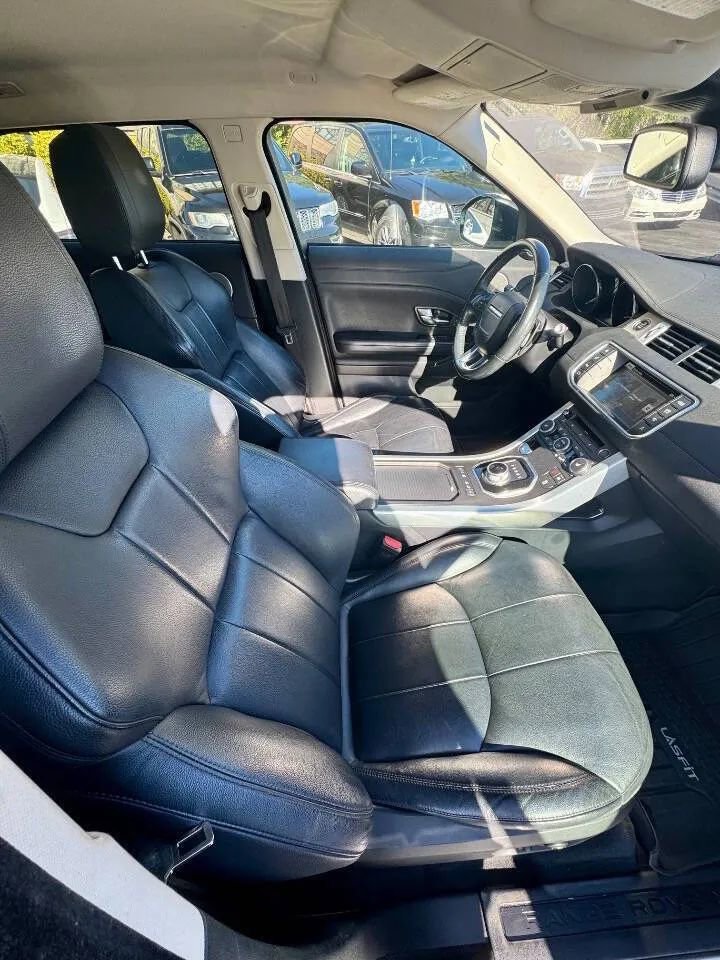 Used 2016 Land Rover Range Rover Evoque SE image 7