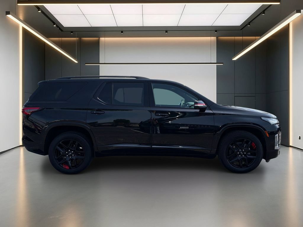 Used 2022 Chevrolet Traverse Premier w/ Redline Edition FWD image 7