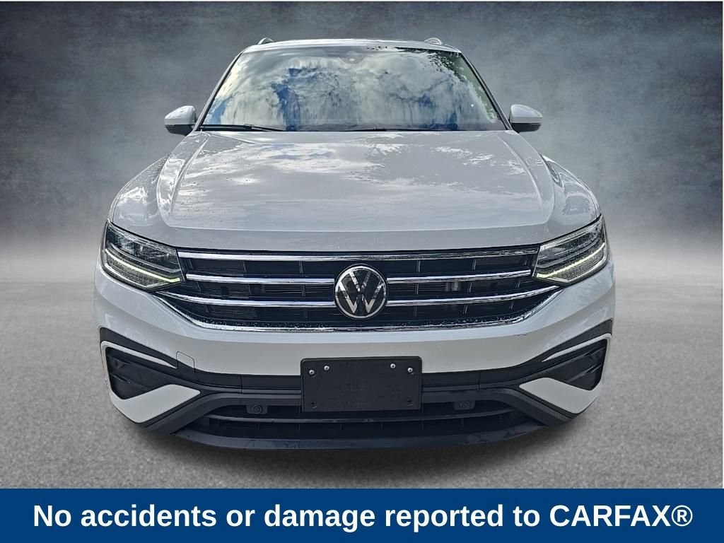 Used 2024 Volkswagen Tiguan SE image 2