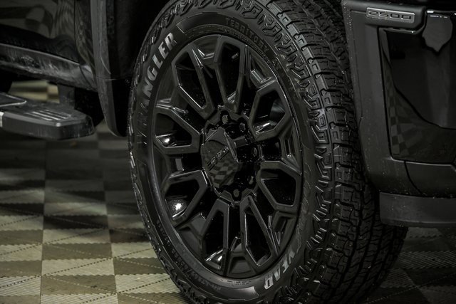 New 2026 GMC Sierra 2500 Denali w/ Denali Reserve Package image 3