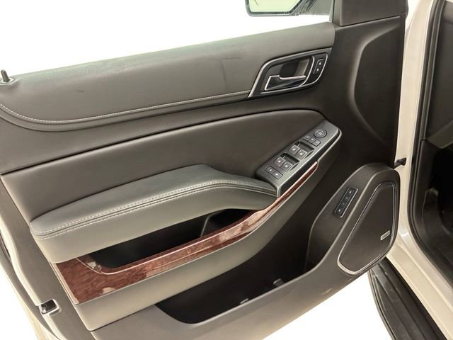 Used 2019 GMC Yukon XL SLT w/ Graphite Performance Edition AWD/4WD image 13