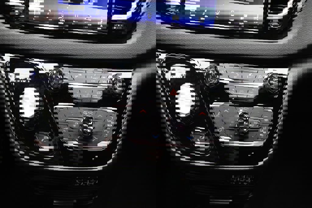 Used 2025 Chrysler Pacifica Select image 20