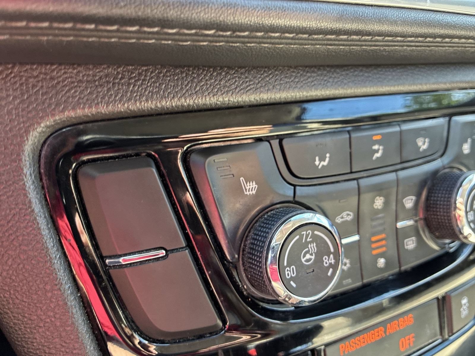 Certified 2019 Buick Encore Essence FWD image 32