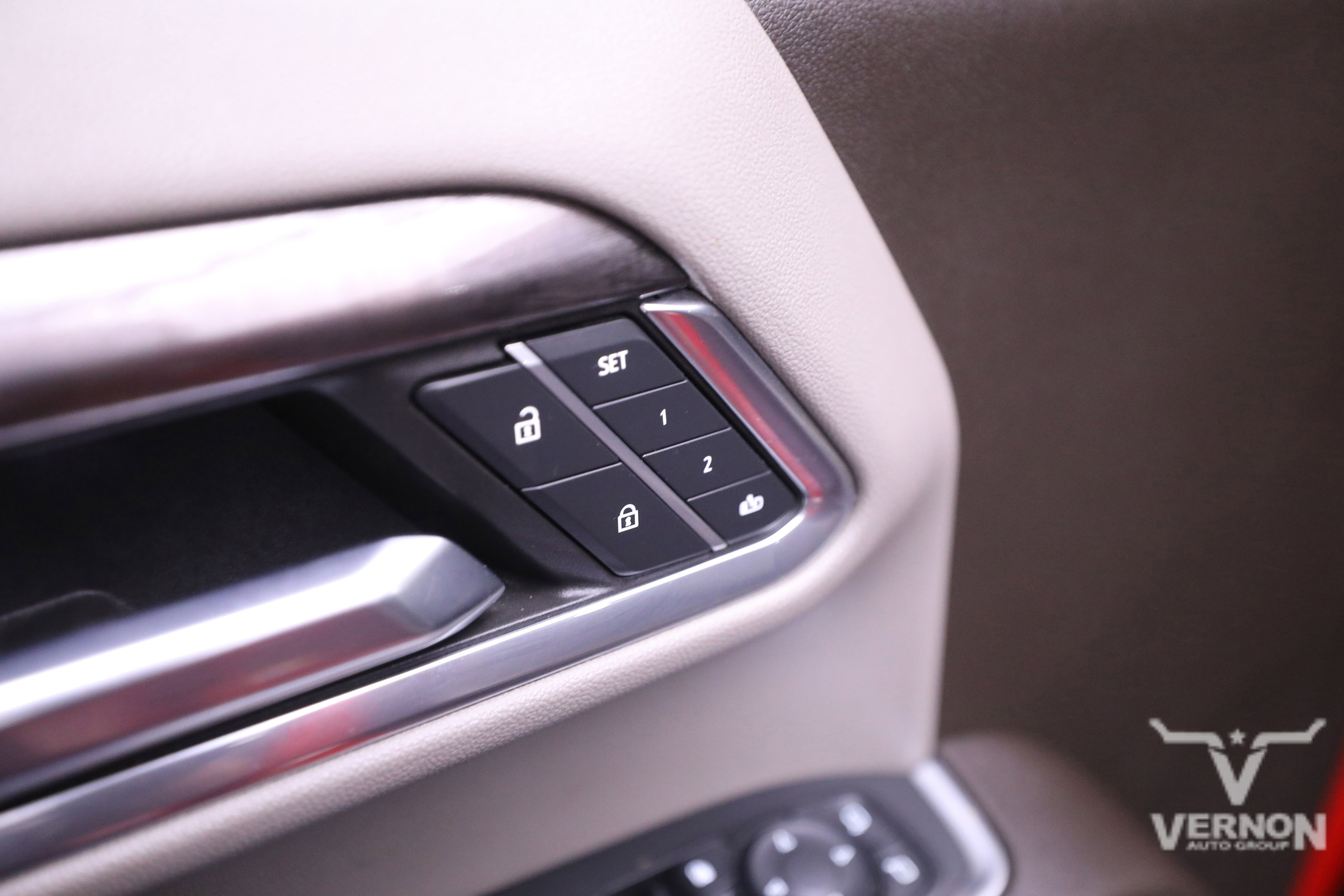 Used 2024 Chevrolet Silverado 3500 LTZ w/ LTZ Convenience Package image 18