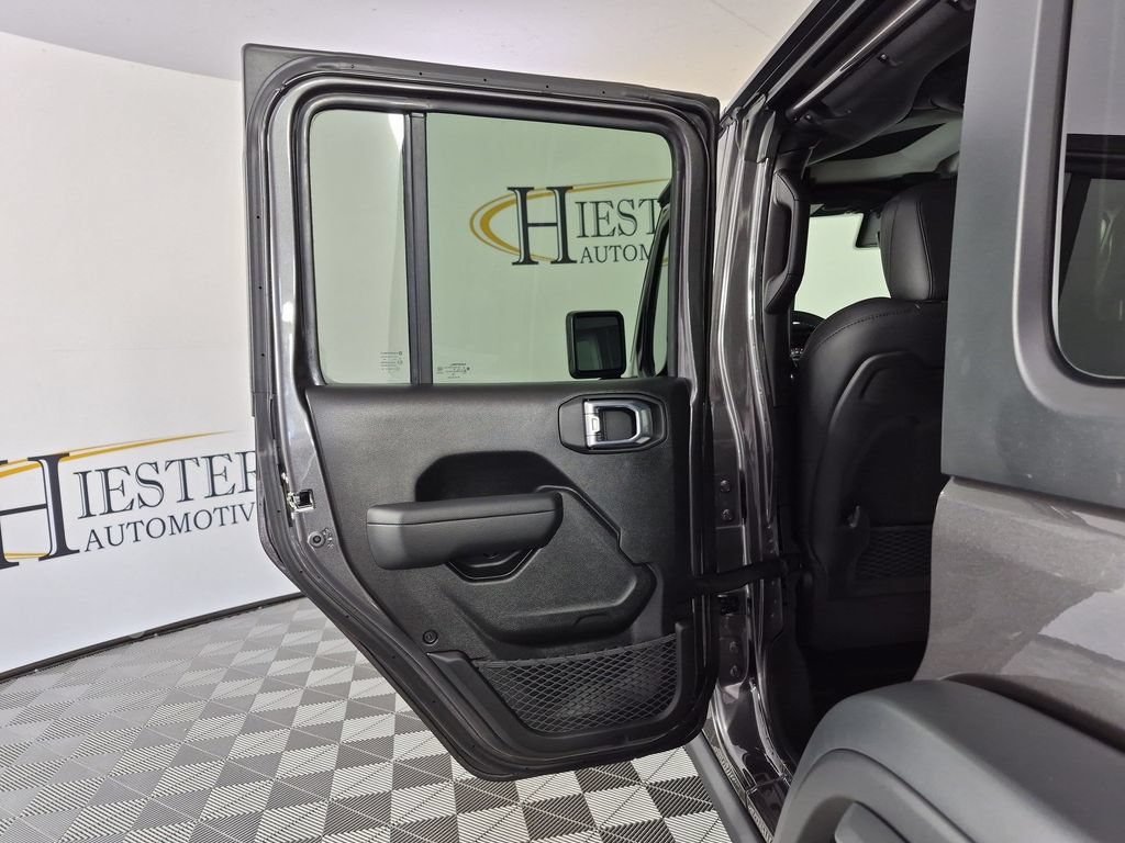 Used 2026 Jeep Wrangler Unlimited Rubicon 392 AWD/4WD image 28