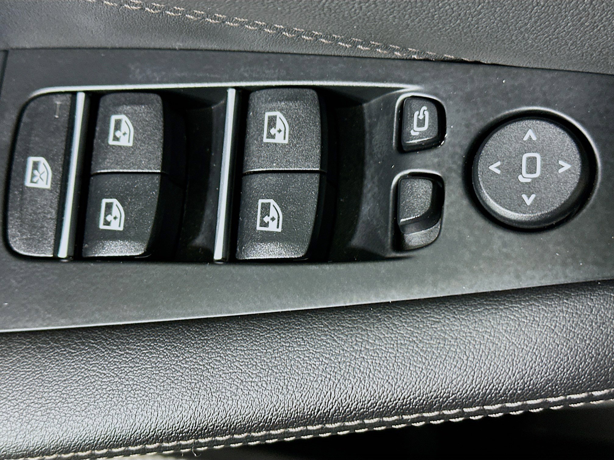 Used 2025 BMW X5 sDrive40i image 14