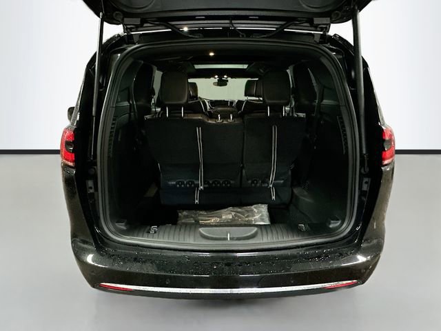 New 2026 Chrysler Pacifica Limited image 29