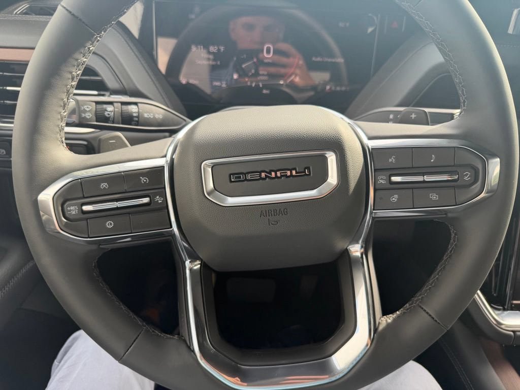 New 2026 GMC Yukon Denali w/ Sun & Power Step Package AWD/4WD image 16