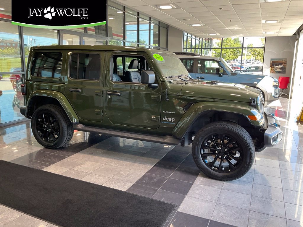 Used 2023 Jeep Wrangler Unlimited Sahara w/ Cold Weather Group AWD/4WD image 1