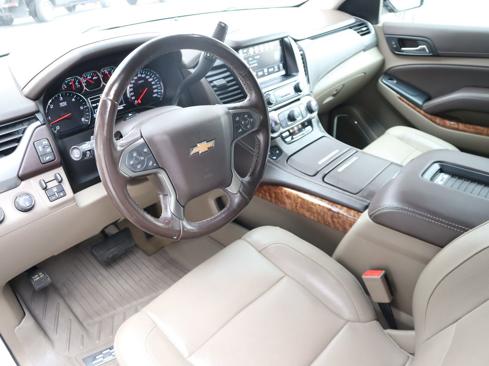 Used 2019 Chevrolet Suburban Premier AWD/4WD image 27
