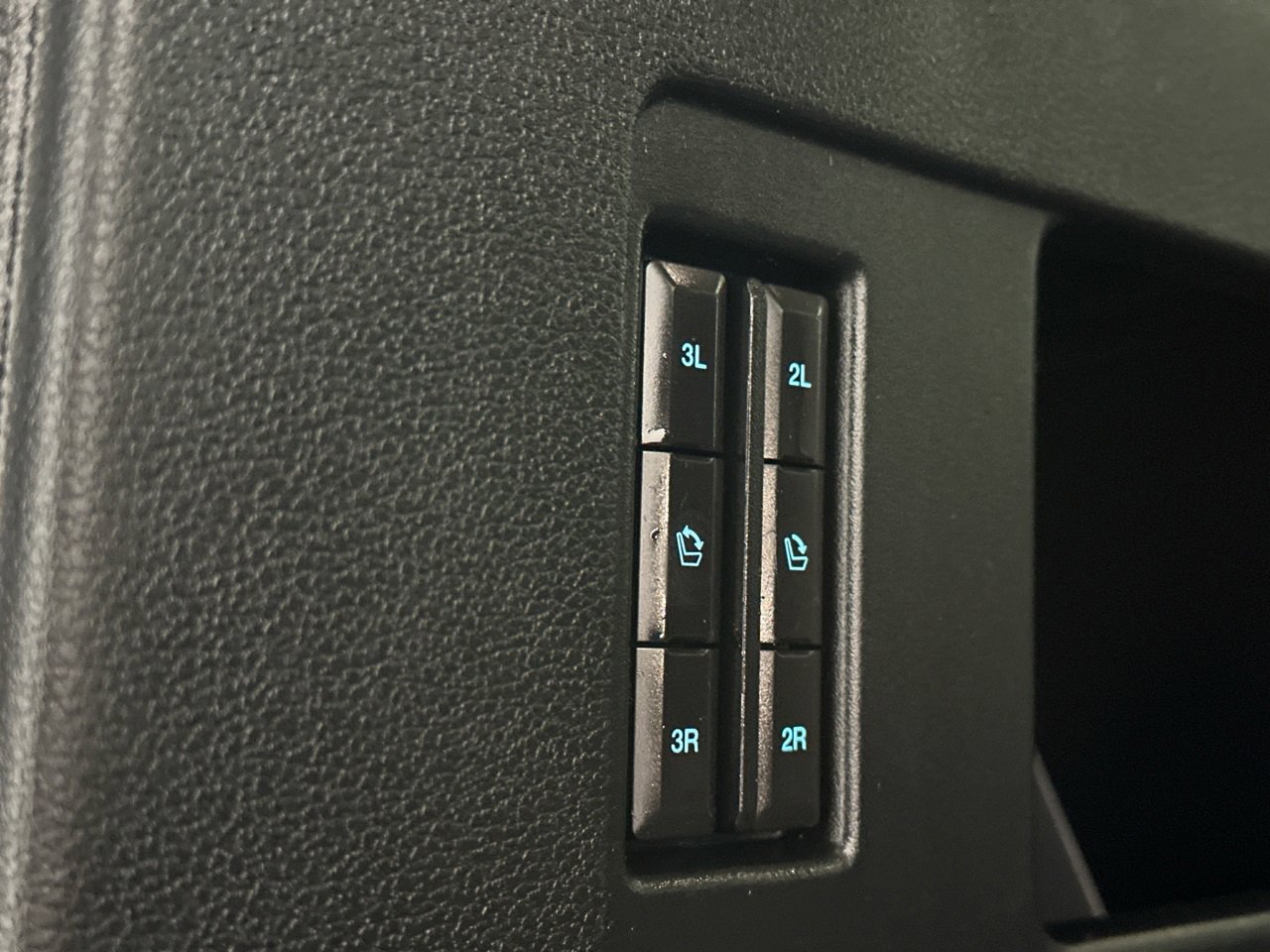 Used 2020 Ford Expedition Platinum image 11