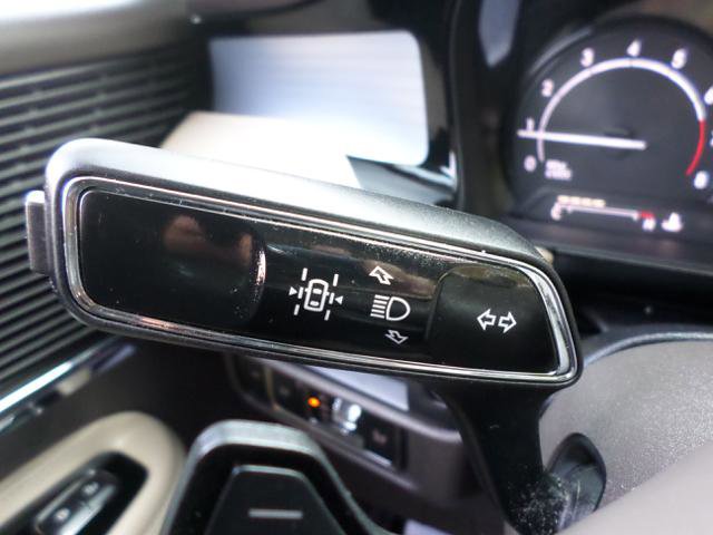 Used 2022 Lincoln Corsair AWD w/ Premium Package image 24