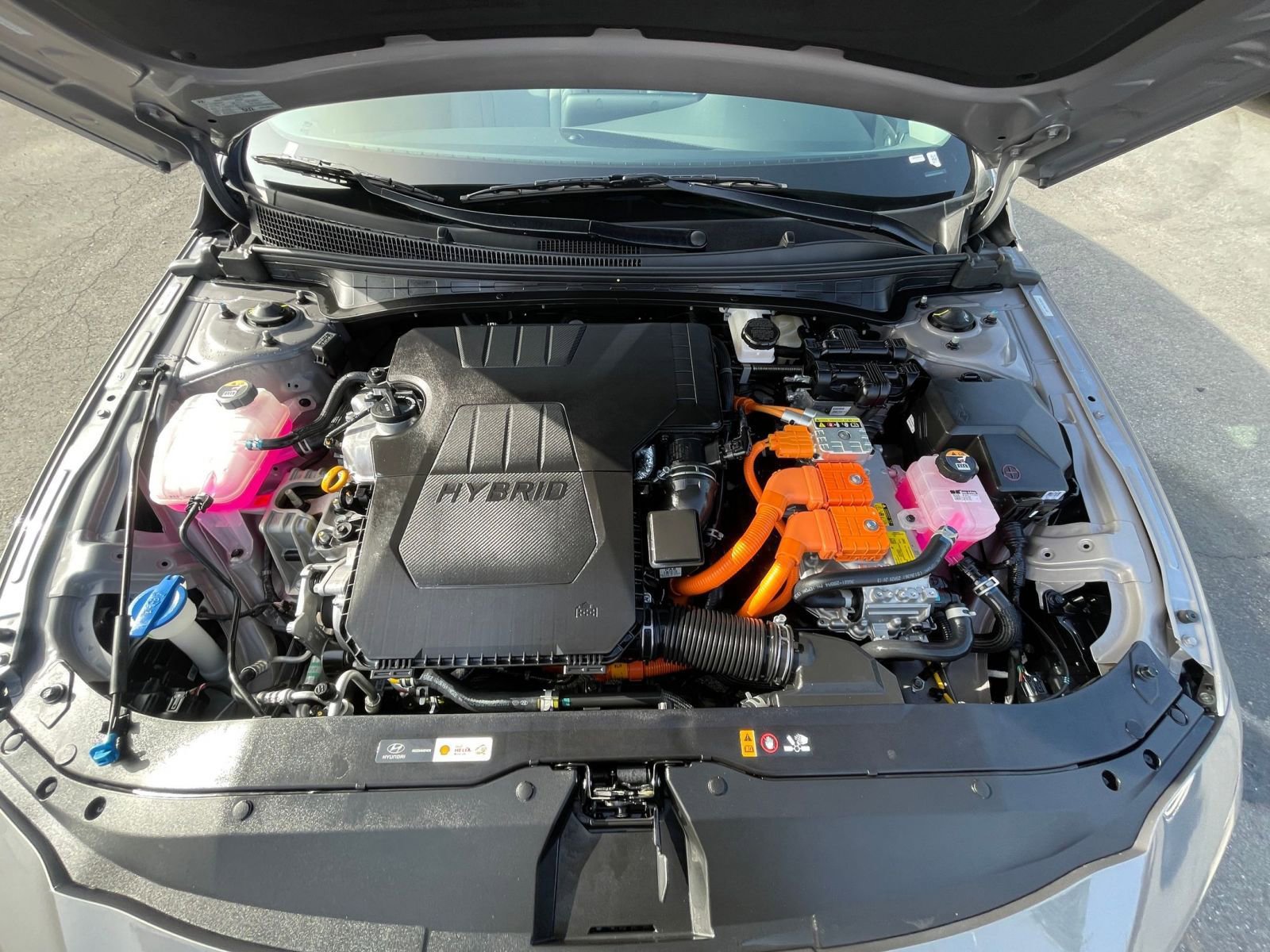 Used 2025 Hyundai Elantra Limited image 32