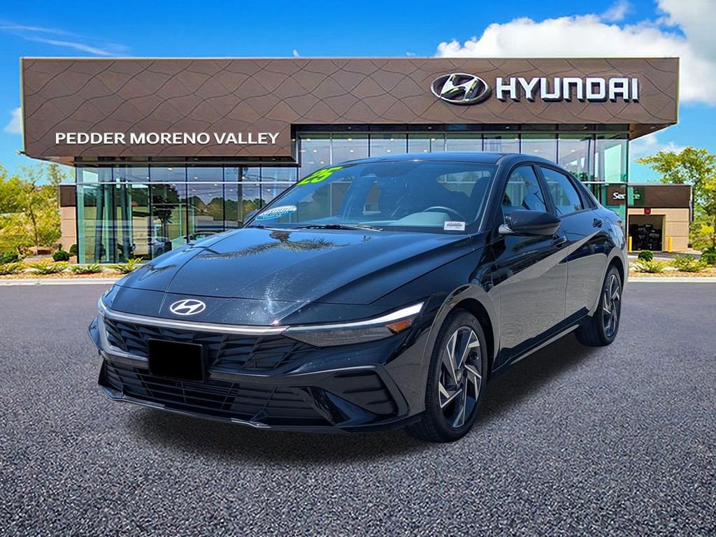 Certified 2025 Hyundai Elantra Sport image 7