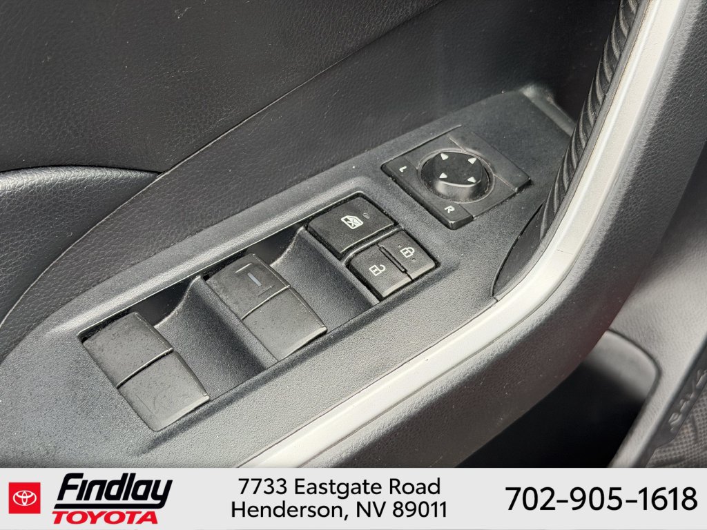 Certified 2022 Toyota RAV4 LE FWD image 9