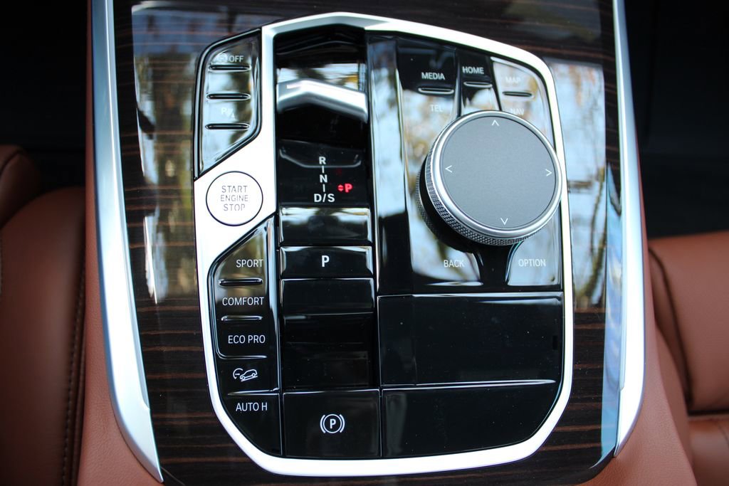 New 2026 BMW X5 M60i w/ Climate Comfort Package image 30