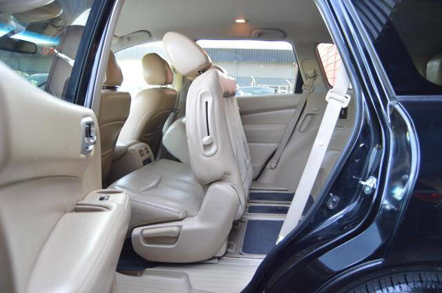 Used 2014 Nissan Pathfinder SL w/ SL Tech Package image 13