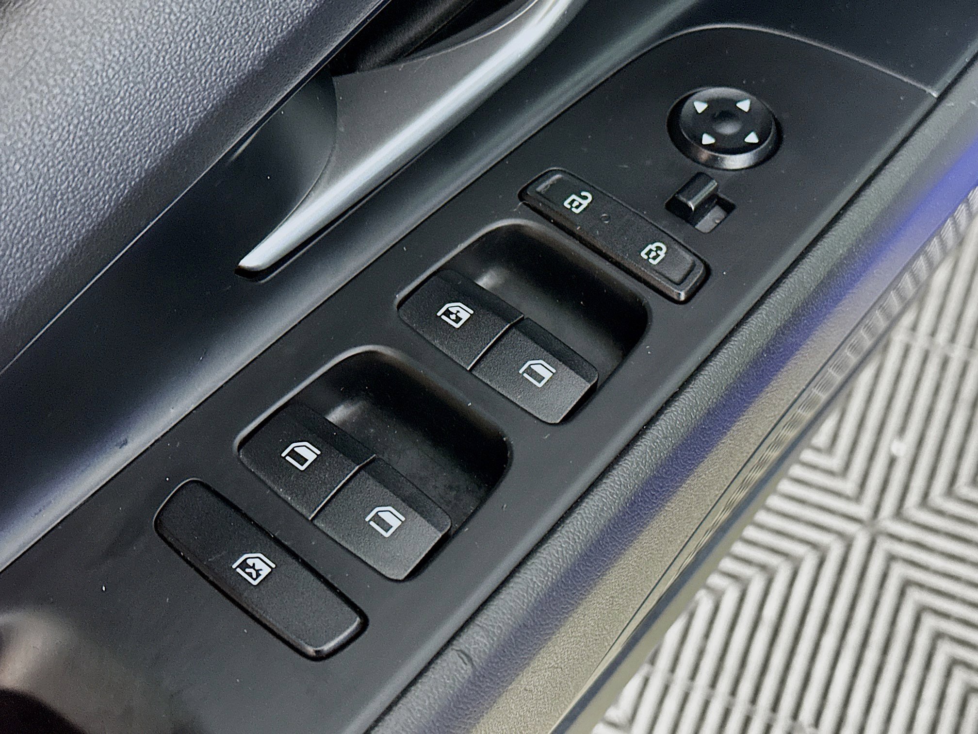 Certified 2024 Hyundai Elantra Limited image 18