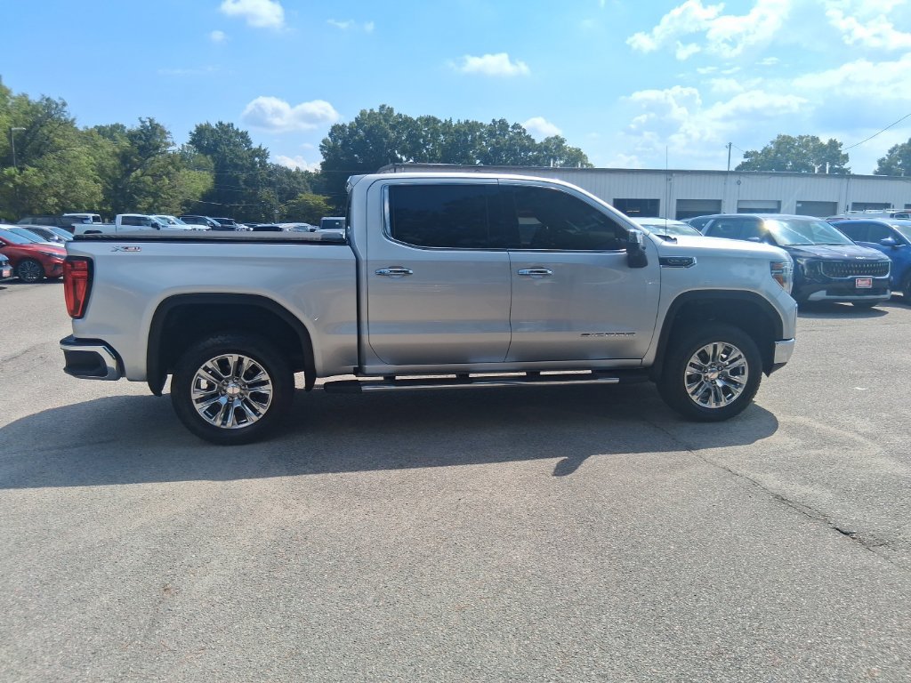 Used 2019 GMC Sierra 1500 SLT w/ SLT Premium Package AWD/4WD image 4