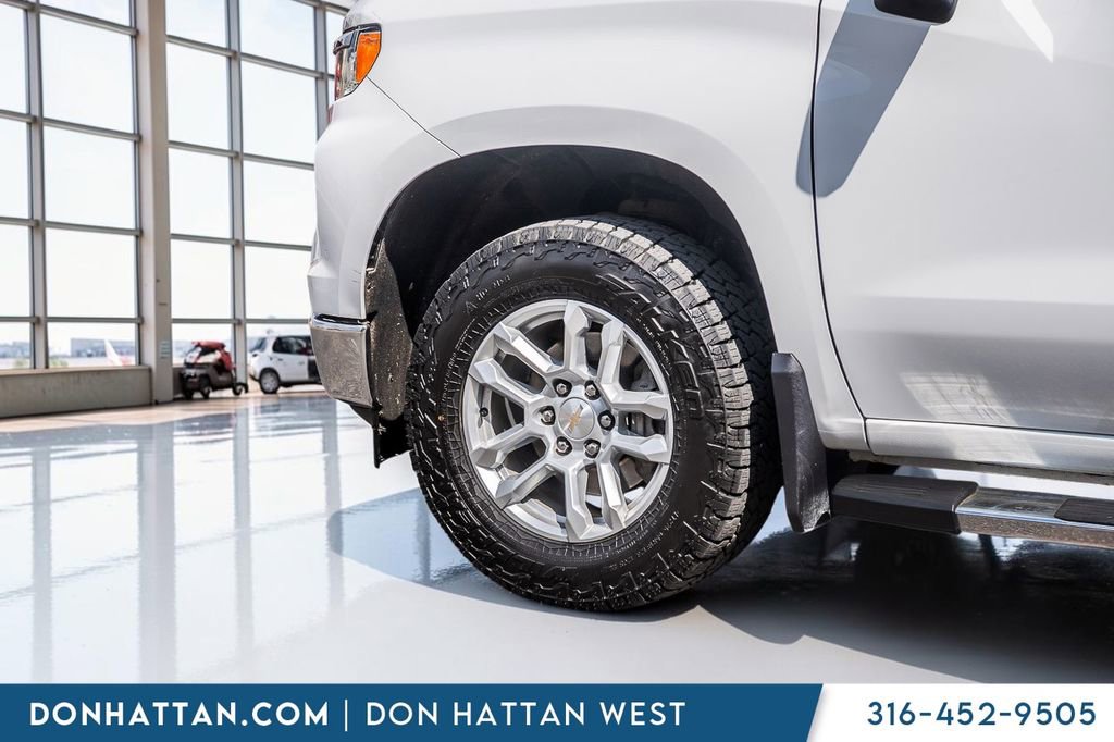 Used 2022 Chevrolet Silverado 1500 LT w/ Diesel Off-Road Package AWD/4WD image 33