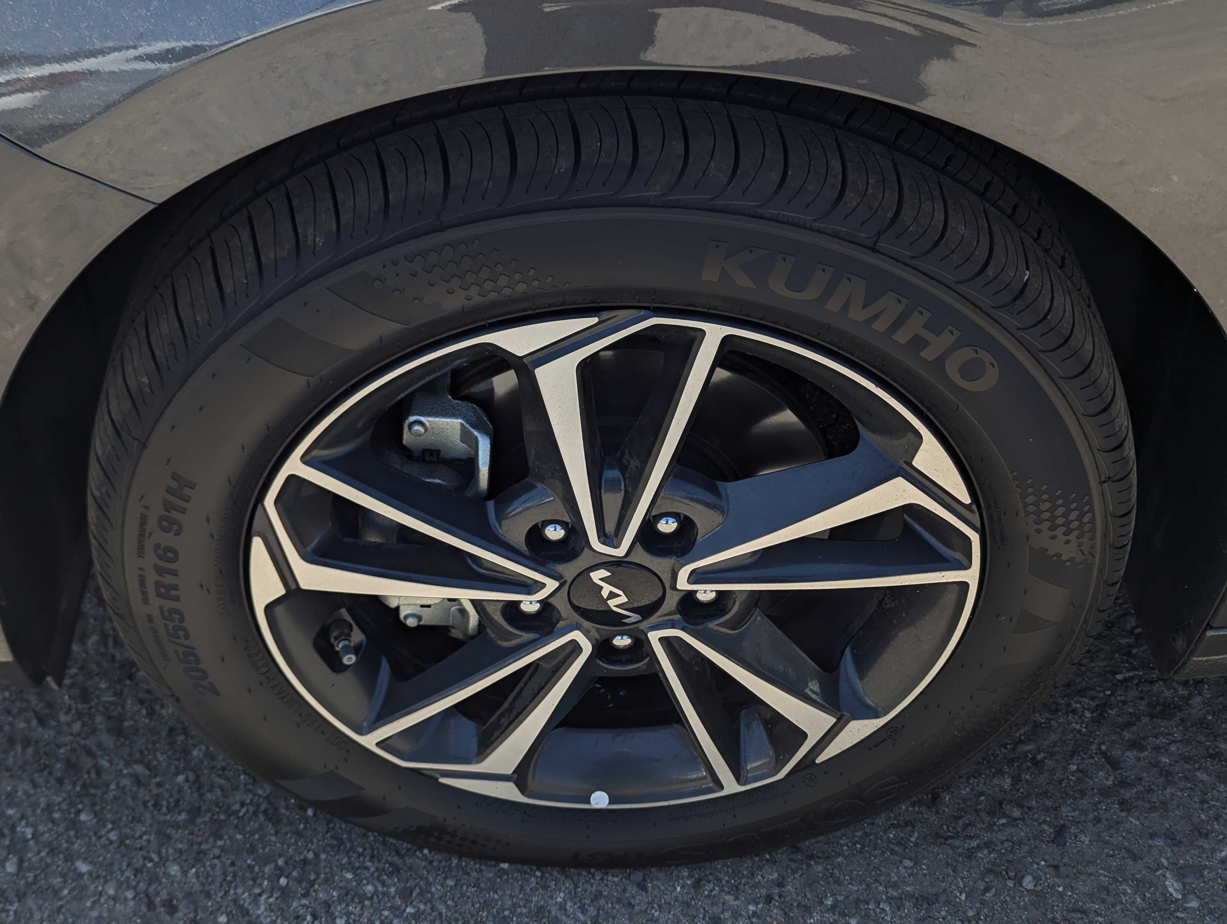 Certified 2024 Kia Forte LXS FWD image 7