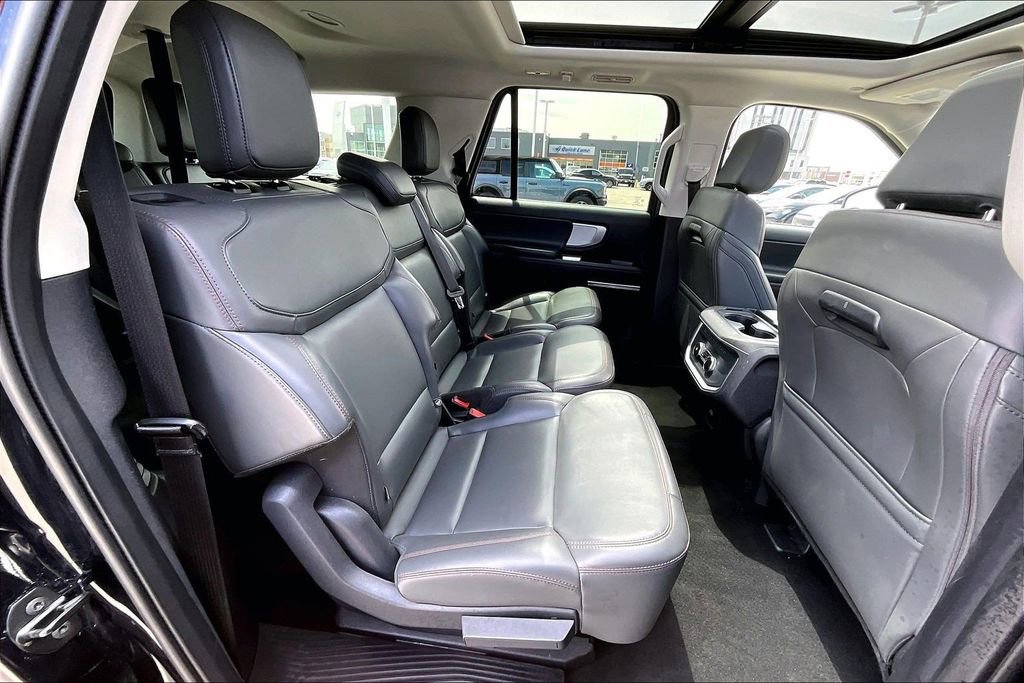 Used 2025 Ford Expedition Max Active AWD/4WD image 26