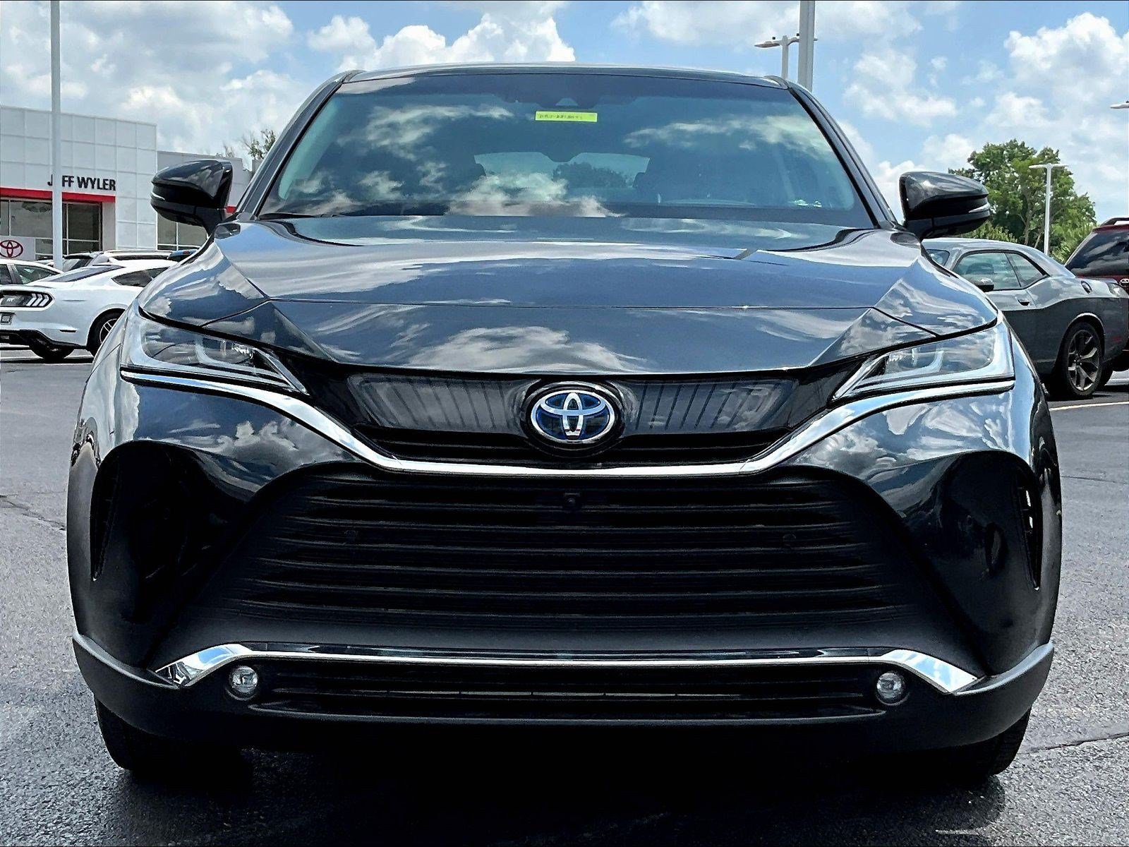 Used 2024 Toyota Venza Limited AWD/4WD image 2