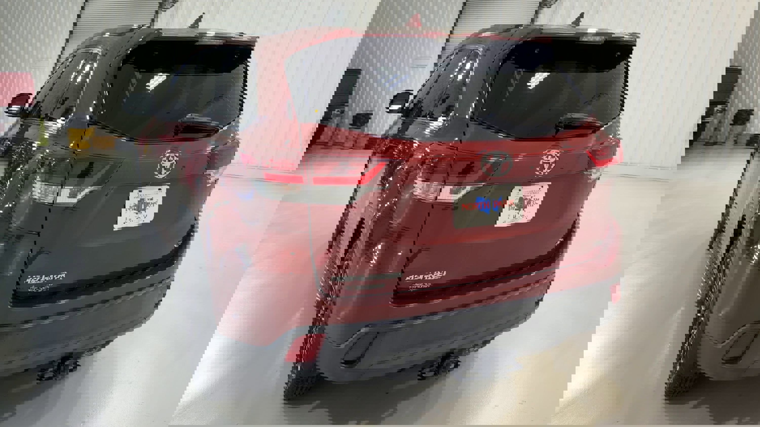 Used 2019 Toyota Highlander SE image 8