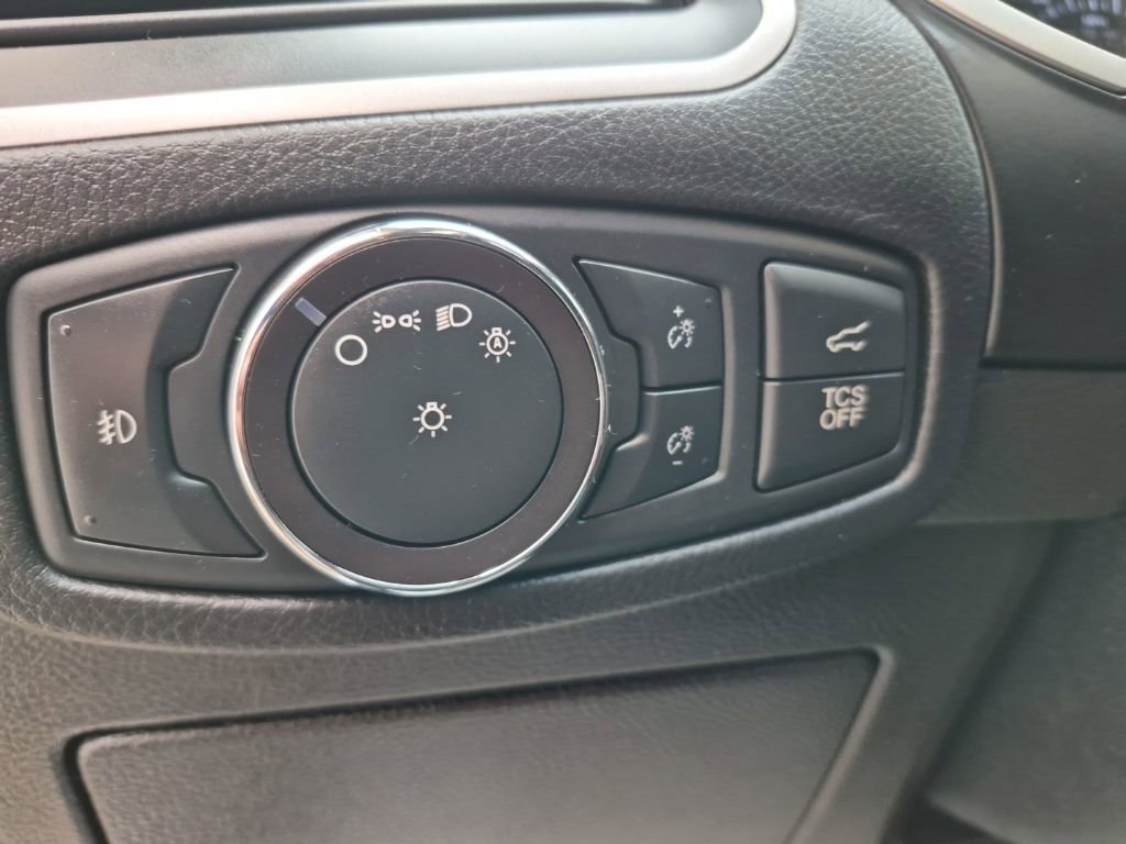 Certified 2019 Ford Edge SEL w/ Equipment Group 201A image 16